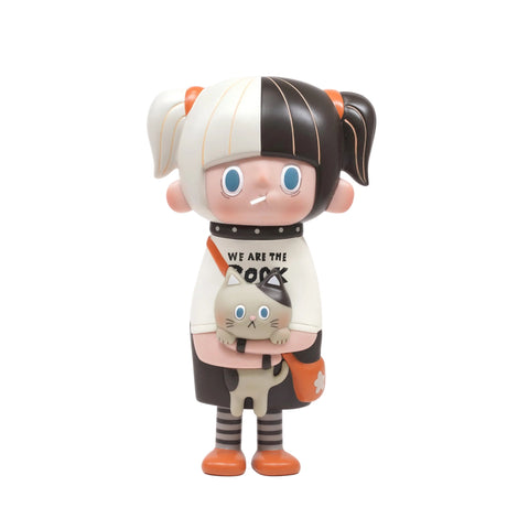 Carrot — Original by How2Work is a vinyl figurine inspired by Kohei Ogawa’s Naughty Boy series, depicting a girl with split black and white hair, a "We Are the Dogs" shirt, holding a gray cat and standing neutrally.
