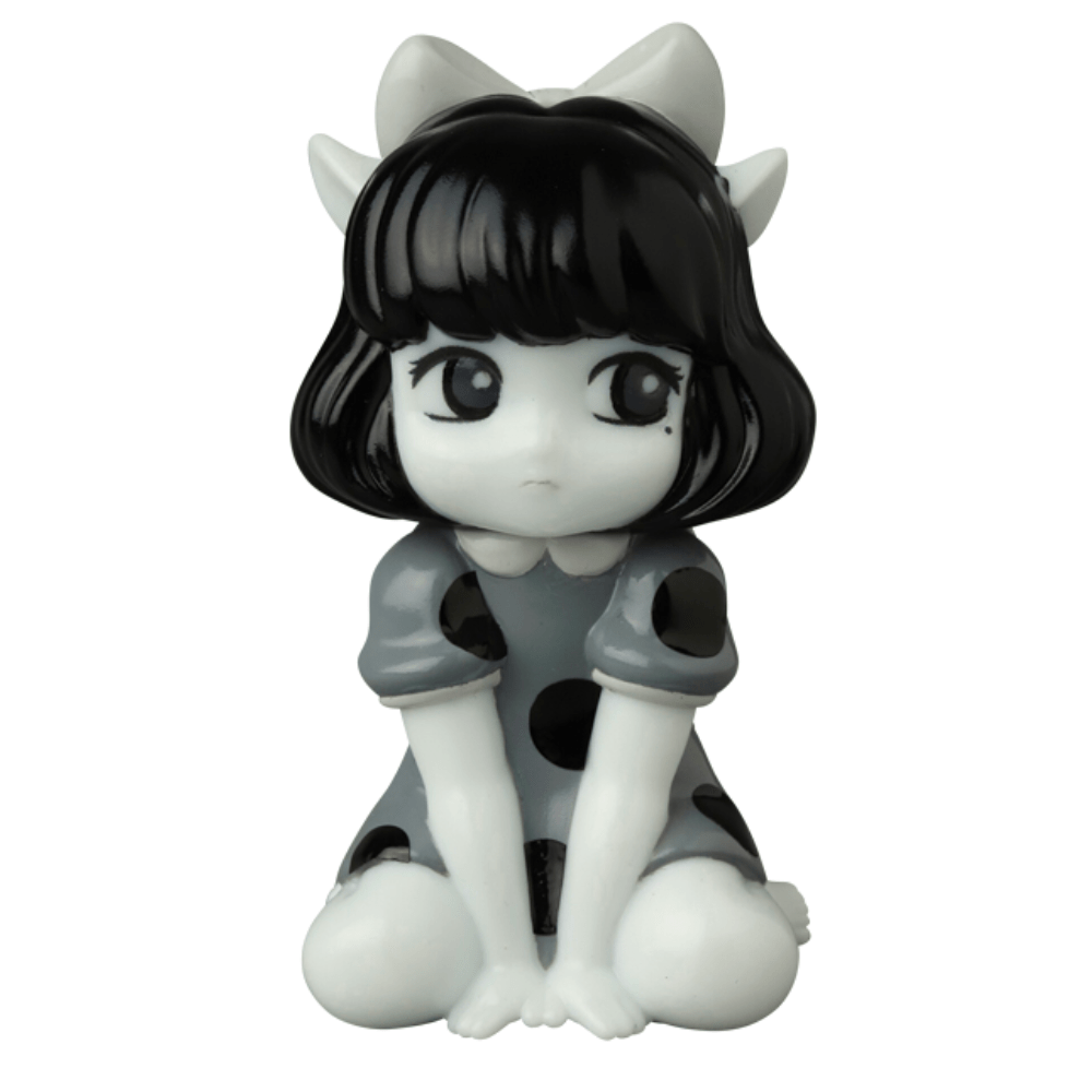 Introducing the VAG 40 β Zombiecats Story Morimeiworks Nekomusume by Medicom (JP), a black and white cartoon-style gachapon figure featuring a girl seated with large eyes, adorned in a polka-dot dress and a prominent bow on her head.
