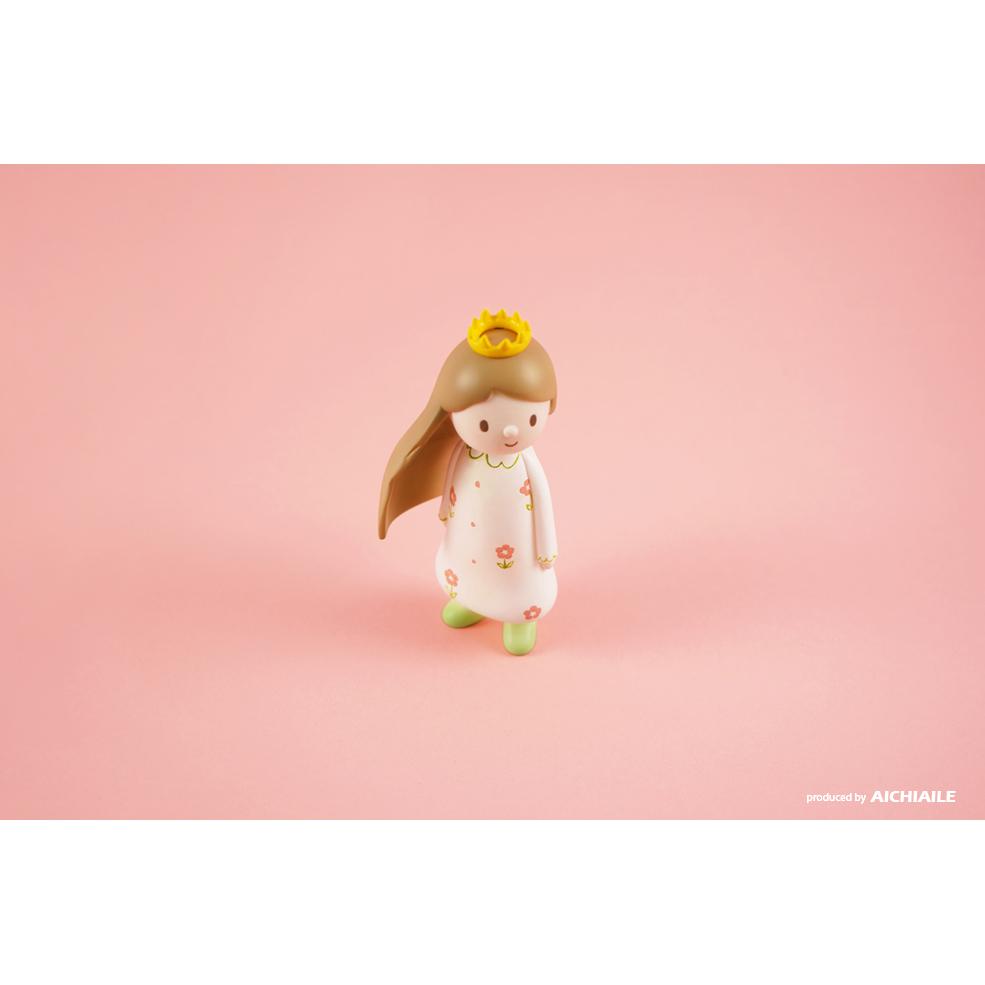 A resin figure of a girl with long hair on a pink background by AICHIAILE — Queency — Every Girl Has a Princess Dream.