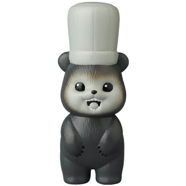 A VAG Series 28 β Koguma Kekiyasan by Kamentotsu toy bear wearing a chef's hat.
