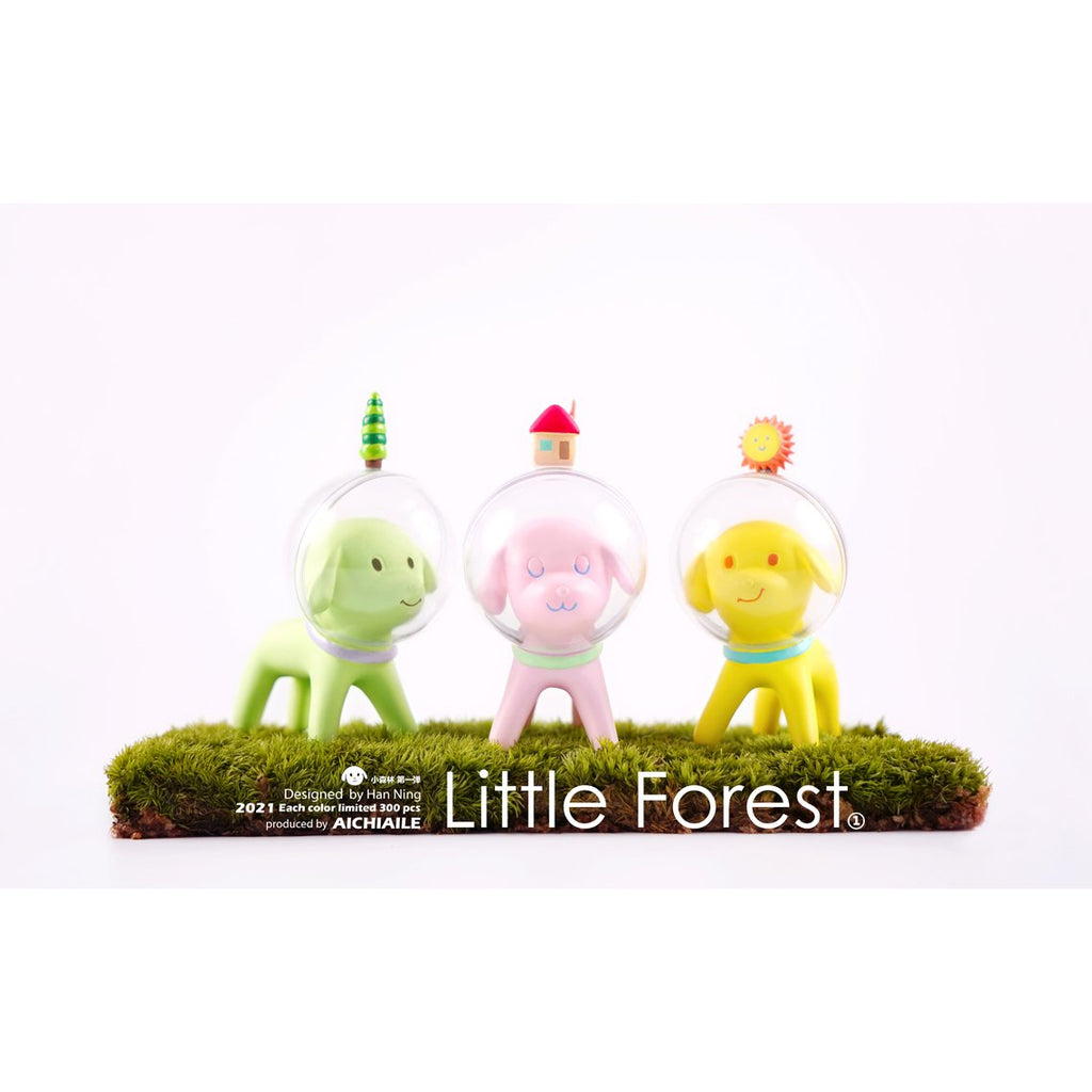A little forest figurine with three small dogs on top of moss from the Puppy Tang — Little Forest Pre-Order series by AICHIAILE (CN).