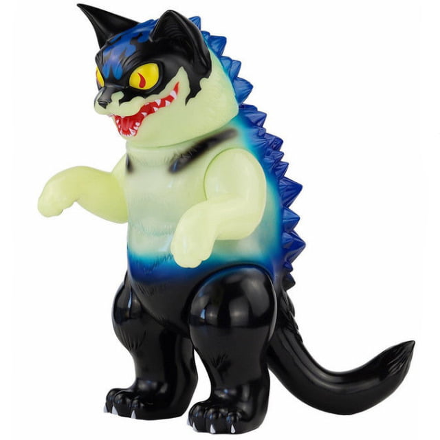 The Konatsuya Devilman Daioh Negora is a cat-like toy figure with yellow eyes, sharp teeth, blue and black spiky back, clawed paws, and curled tail—an upright monster perfect for any anime collection.