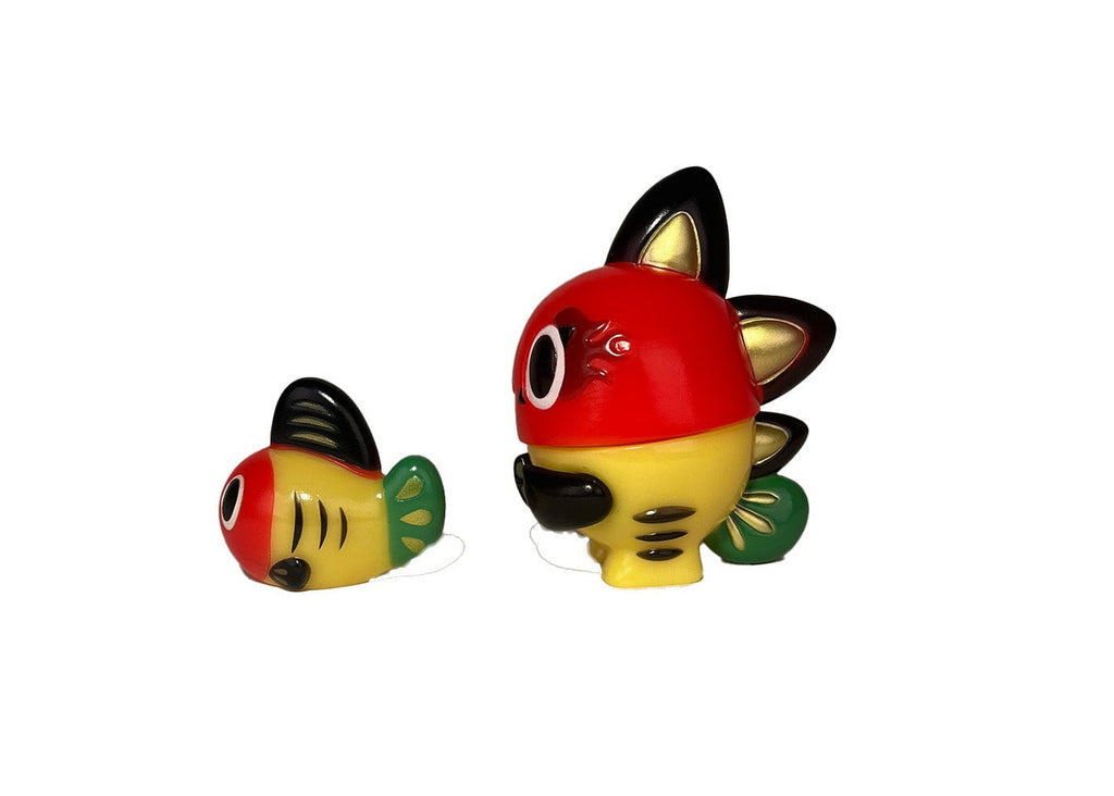 The Rotofugi Kibunado Set-Original features two adorable plastic fish toys, one large and one small, with red, yellow, black, and green details—ideal for home decor or as a delightful gift.