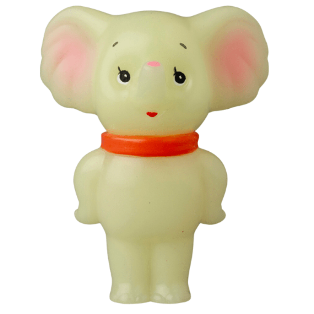 VAG 43 — ZOU by Medicom (JP) is a cream-colored, cartoon-style elephant figurine with pink ears, a red collar, and a smiling face—ideal for Japanese vinyl toy collectors and Vinyl Artist Gacha fans.