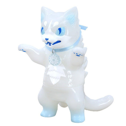 This white Negora — Snow White figurine with blue eyes is created by Japanese artist, Konatsuya (JP).