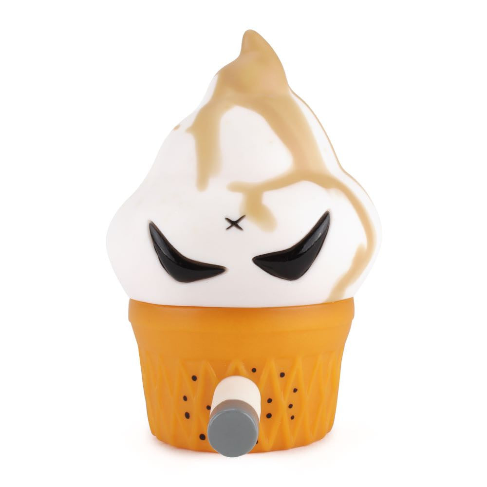 The Smorkin' Monger Jerome - Caramel Drizzle by Squibbles Ink + Rotofugi (US) is a special edition vinyl toy. With its cartoon design, angry eyes, caramel swirl on top, and gray stick in the cone, it perfectly captures Frank Kozik's playful yet edgy style.