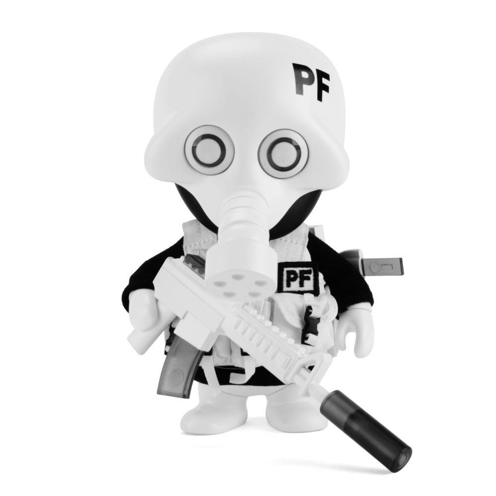 The Squadt NOZZEL S005 [PEACE F*ER] by Playge (HK/US) is a stylized vinyl figure in tactical gear, sporting a white helmet and gas mask labeled 